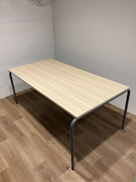 コクヨデイズオフィス パイルパイプシリーズ ミーティングテーブル 商品画像1