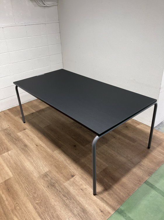 コクヨデイズオフィス パイルパイプシリーズ ミーティングテーブル 商品画像1