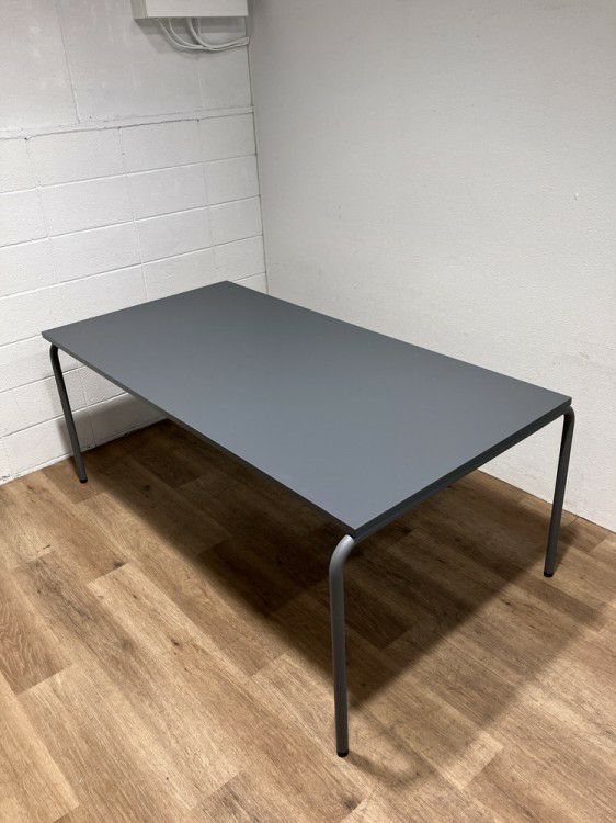 コクヨデイズオフィス パイルパイプシリーズ ミーティングテーブル 商品画像1