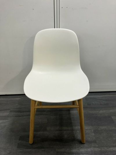 フォームシリーズ ミーティングチェア 商品画像1