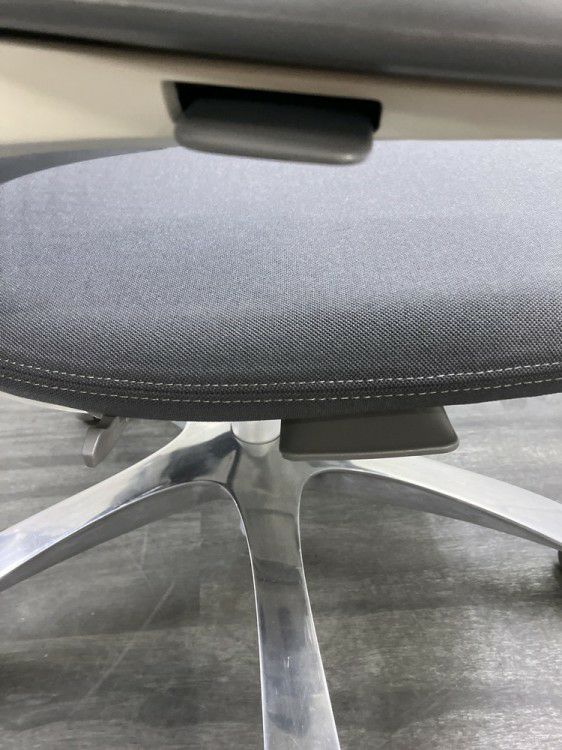 Knoll（ノール）Generation(ジェネレーション)チェア 可動肘付ジェネレーションチェア 商品画像6