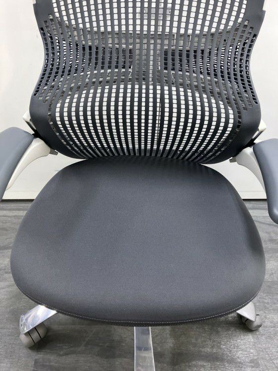 Knoll（ノール）Generation(ジェネレーション)チェア 可動肘付ジェネレーションチェア 商品画像9