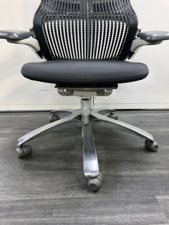 Knoll（ノール）Generation(ジェネレーション)チェア 可動肘付ジェネレーションチェア 商品画像13