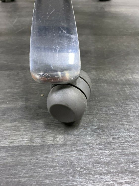 Knoll（ノール）Generation(ジェネレーション)チェア 可動肘付ジェネレーションチェア 商品画像14