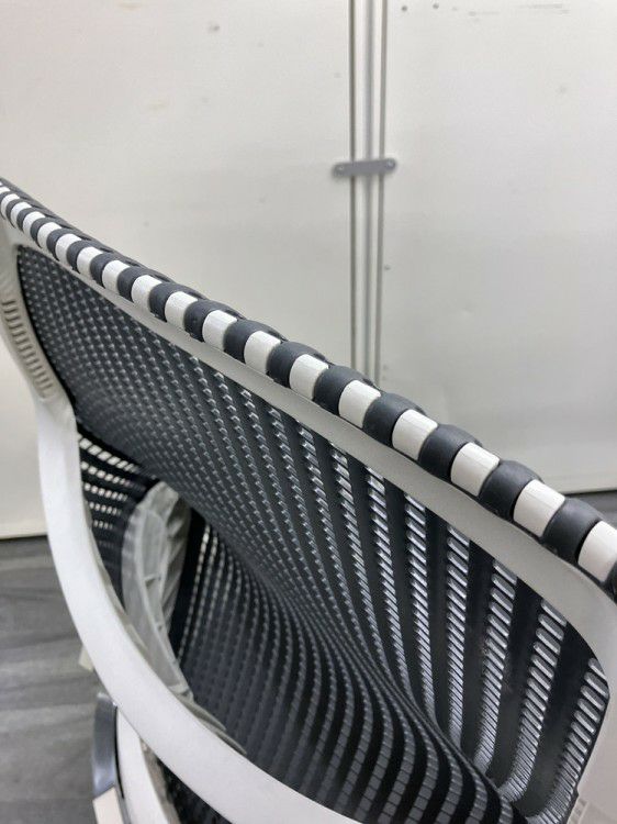 Knoll（ノール）Generation(ジェネレーション)チェア 可動肘付ジェネレーションチェア 商品画像17