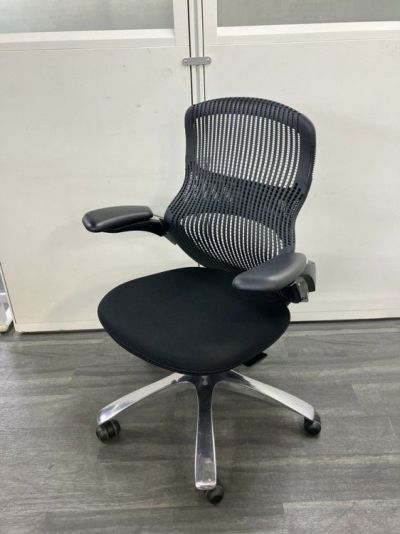 Knoll（ノール）Generation(ジェネレーション)チェア 可動肘付ジェネレーションチェア 商品画像1