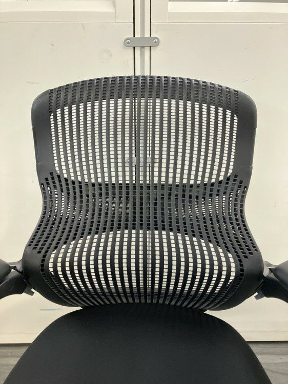 Knoll（ノール）Generation(ジェネレーション)チェア 可動肘付ジェネレーションチェア 商品画像9