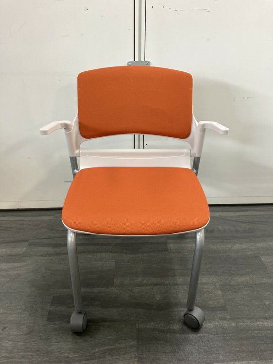 ウチダ（内田洋行）MF-180シリーズ スタッキングチェア 商品画像2