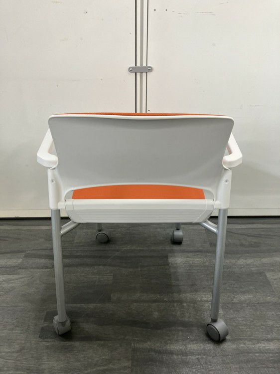 ウチダ（内田洋行）MF-180シリーズ スタッキングチェア 商品画像4