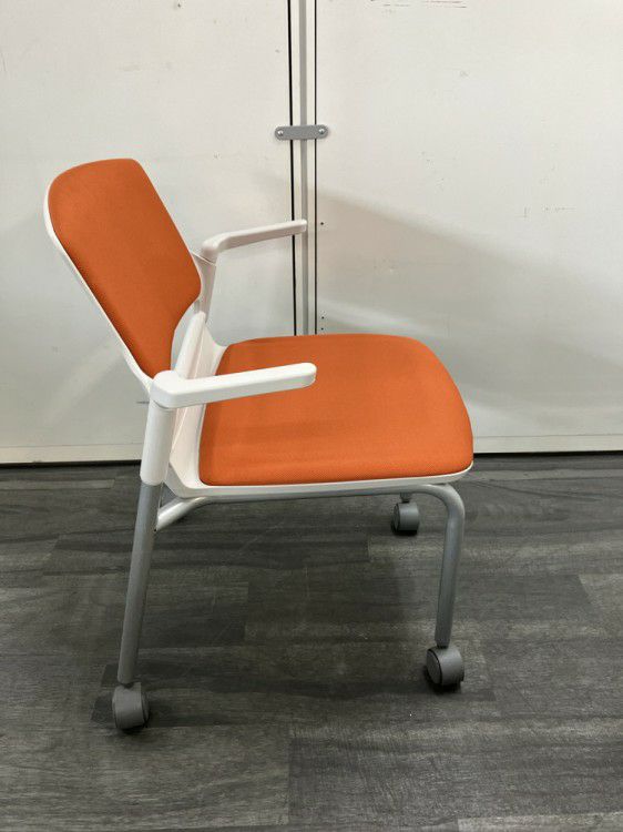 ウチダ（内田洋行）MF-180シリーズ スタッキングチェア 商品画像5