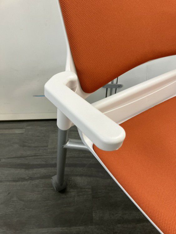 ウチダ（内田洋行）MF-180シリーズ スタッキングチェア 商品画像8