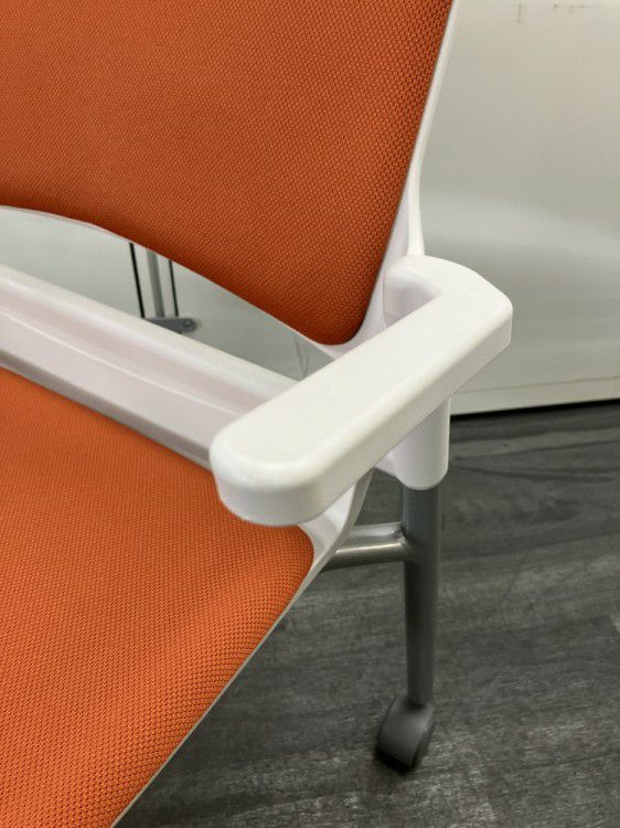 ウチダ（内田洋行）MF-180シリーズ スタッキングチェア 商品画像9