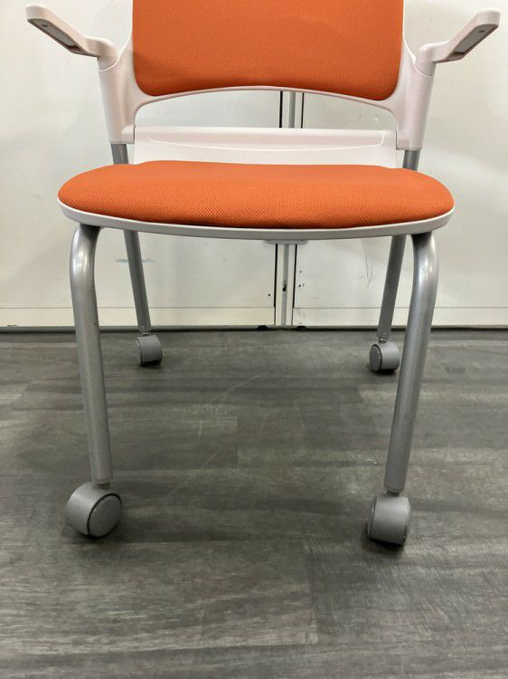 ウチダ（内田洋行）MF-180シリーズ スタッキングチェア 商品画像10