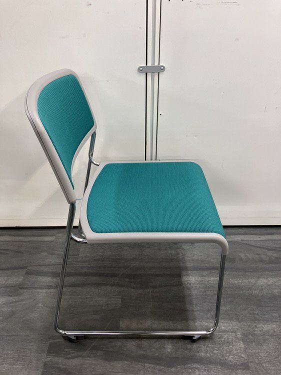 コクヨCK-890シリーズ スタッキングチェア 商品画像5