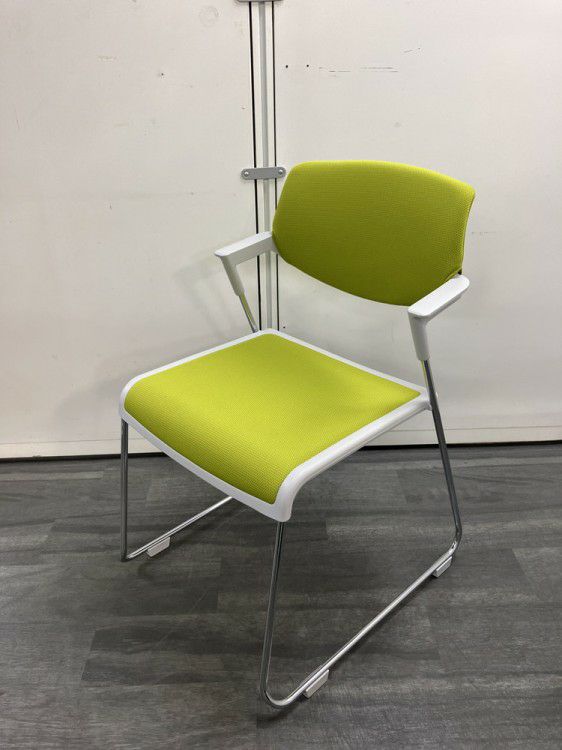 コクヨSatio(サティオ)シリーズ スタッキングチェア4脚セット 商品画像2