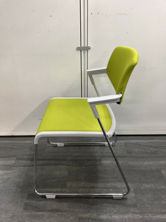 コクヨSatio(サティオ)シリーズ スタッキングチェア4脚セット 商品画像4