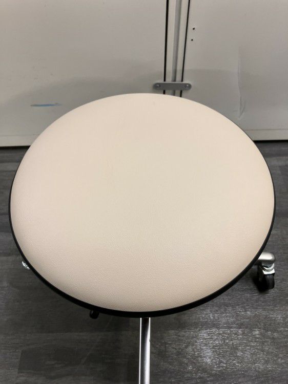 コクヨ作業用丸イス 商品画像2