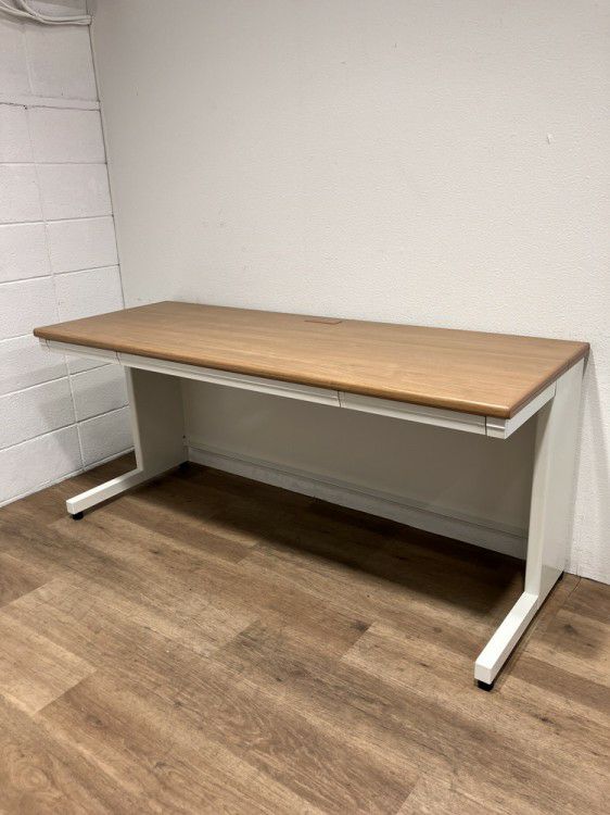 プラスリードシリーズ 1600平デスク 商品画像1