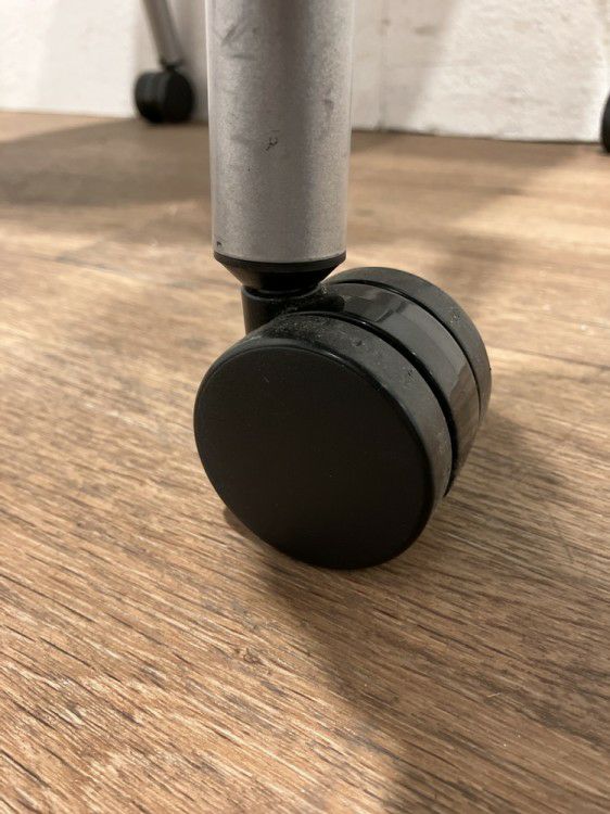 オカムラエレナⅡシリーズ スタッキングチェア 商品画像4