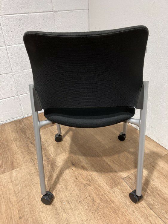 オカムラエレナⅡシリーズ スタッキングチェア 商品画像7