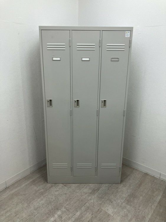 イトーキJ型シリーズ 3人用ロッカー 商品画像2