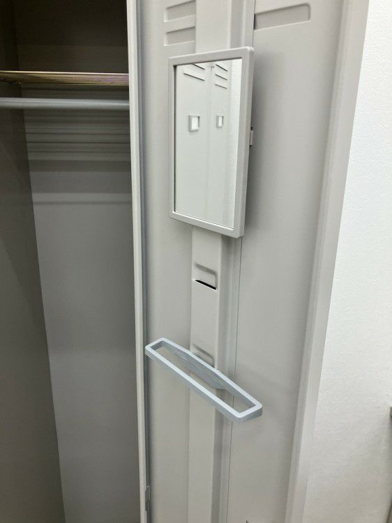 イトーキJ型シリーズ 3人用ロッカー 商品画像9