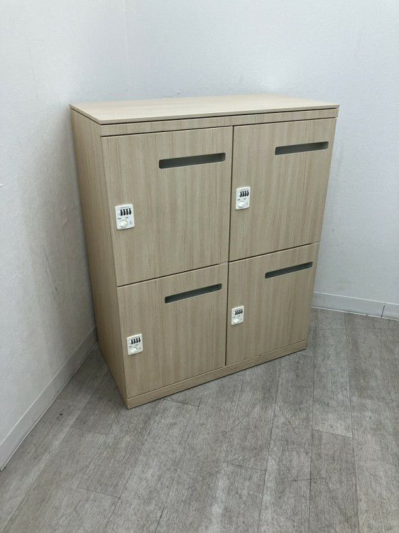 オカムラレクトラインシリーズ 4人用パーソナルロッカー 商品画像1