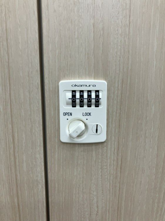 オカムラレクトラインシリーズ 4人用パーソナルロッカー 商品画像8