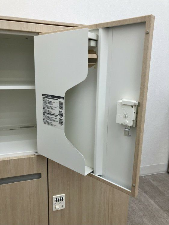 オカムラレクトラインシリーズ 4人用パーソナルロッカー 商品画像9