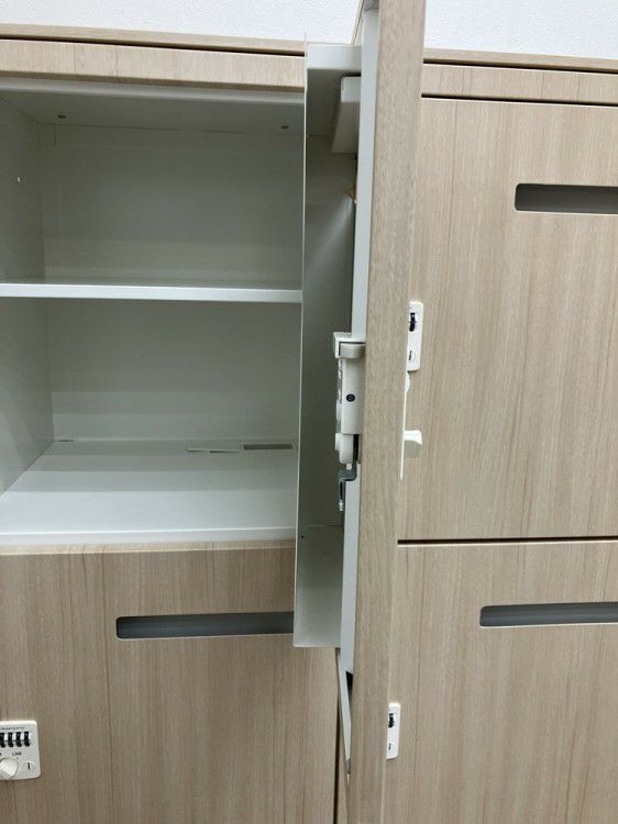 オカムラレクトラインシリーズ 4人用パーソナルロッカー 商品画像10