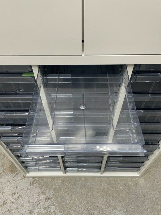 オカムラレクトラインシリーズ 両開きクリアトレー上下書庫 商品画像9