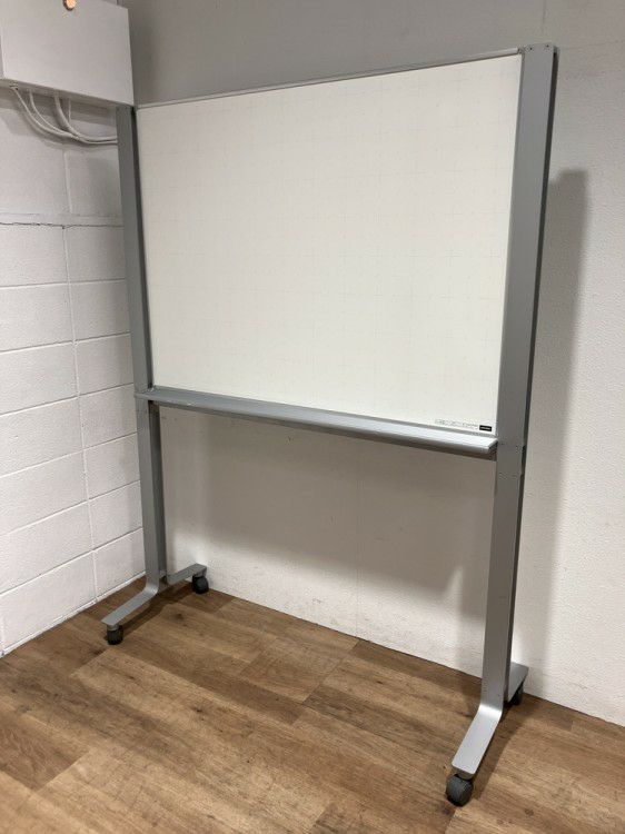 ウチダ（内田洋行）オフィスボードシリーズ 1200脚付ホワイトボード 商品画像1