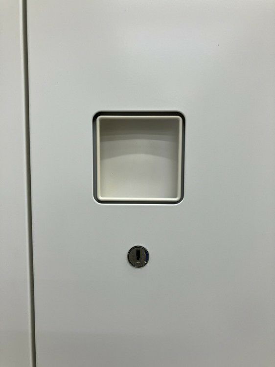 オカムラレクトラインシリーズ 8人用パーソナルロッカー 商品画像8