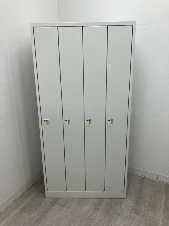 イトーキW型シリーズ 4人用ロッカー 商品画像2