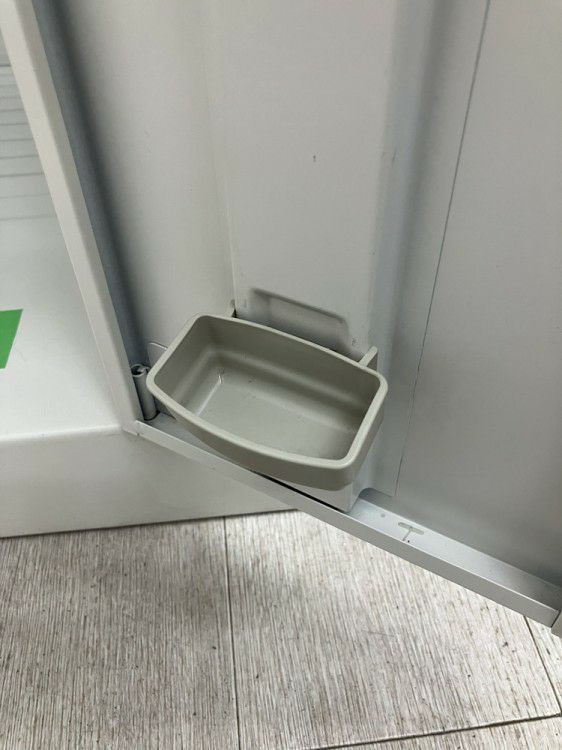 イトーキW型シリーズ 4人用ロッカー 商品画像16