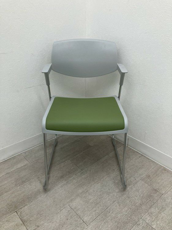 コクヨSatio(サティオ)シリーズ スタッキングチェア 商品画像2