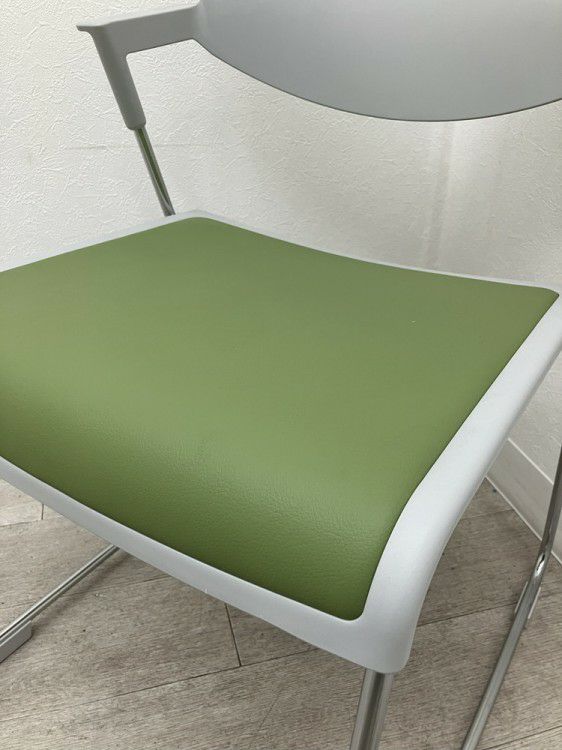 コクヨSatio(サティオ)シリーズ スタッキングチェア 商品画像7