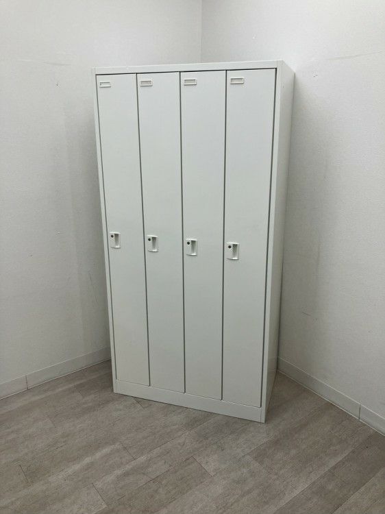 オカムラFZタイプシリーズ 4人用ロッカー 商品画像1