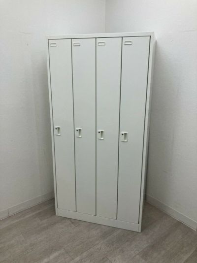 オカムラFZタイプシリーズ 4人用ロッカー 商品画像1