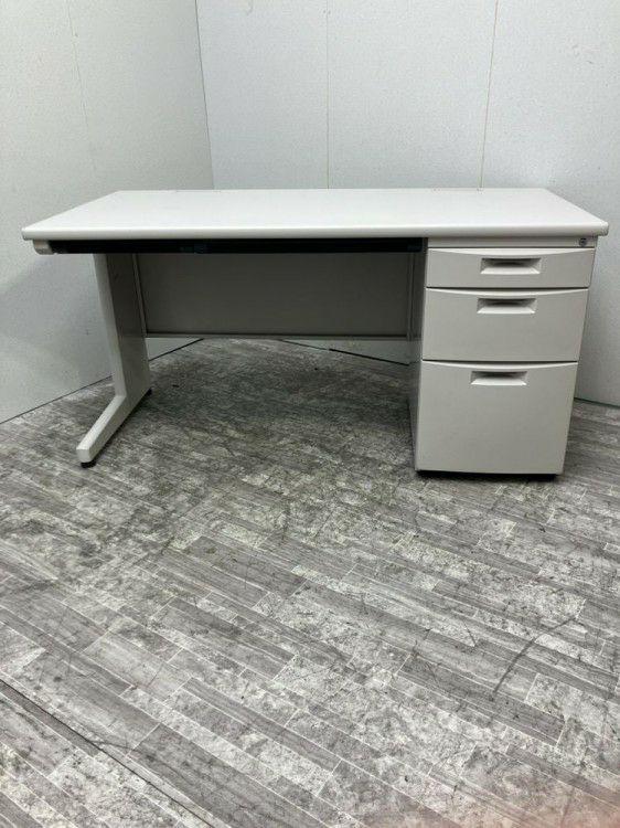 イトーキCZシリーズ 1400片袖デスク 商品画像1