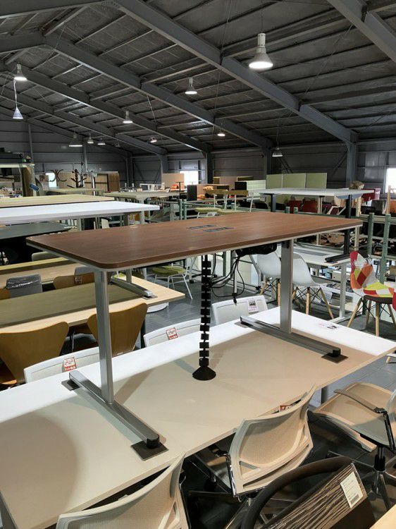 コクヨBT-500シリーズ 1500ミーティングテーブル 商品画像1