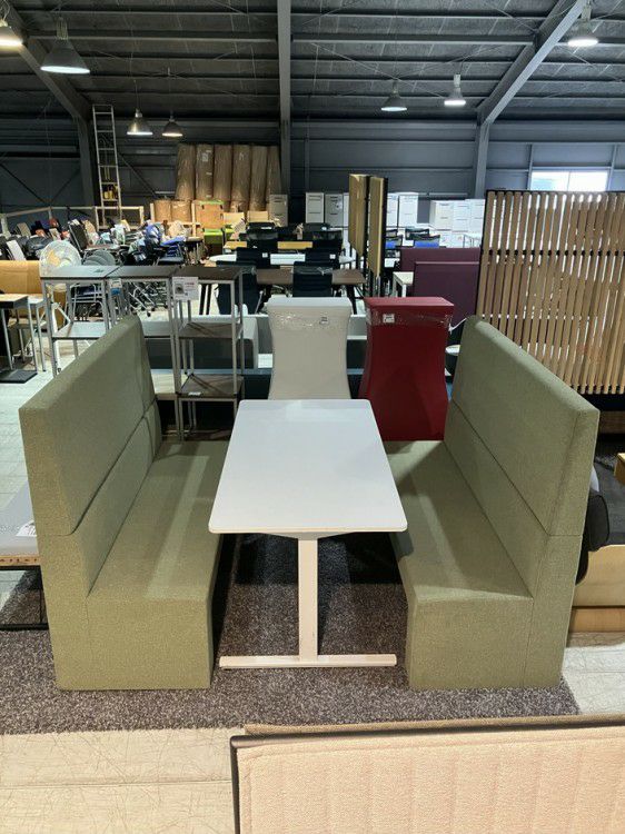 イトーキコア＆セル（CORE & CELL）シリーズ ミーティングブース3点セット 商品画像2