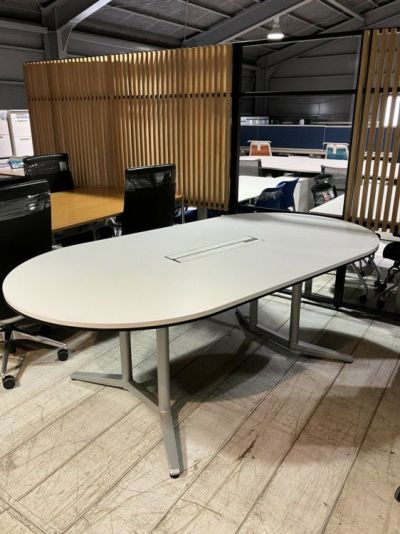 オカムララティオ2シリーズ 2100ミーティングテーブル 商品画像1