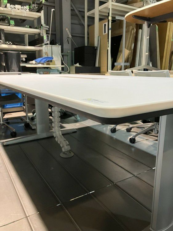 オカムラLiftio(リフティオ)シリーズ 2100ミーティングテーブル 商品画像6