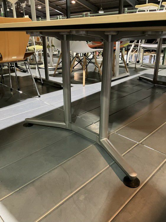 オカムララティオ2シリーズ 2400ミーティングテーブル 商品画像6