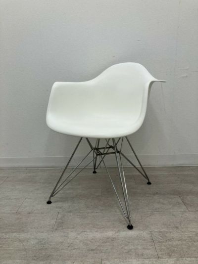HermanMiller（ハーマンミラー）イームズアームシェルチェア イームズアームシェルチェア 商品画像1