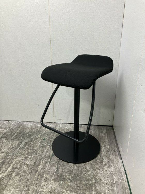 オカムラメルチェチェア 商品画像1