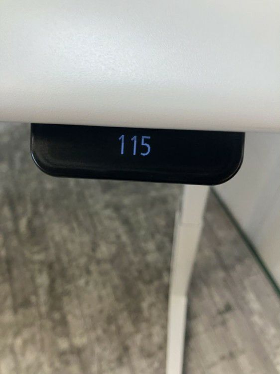 オカムラSwift(スイフト)シリーズ パネル付電動昇降式1750平デスク 商品画像6