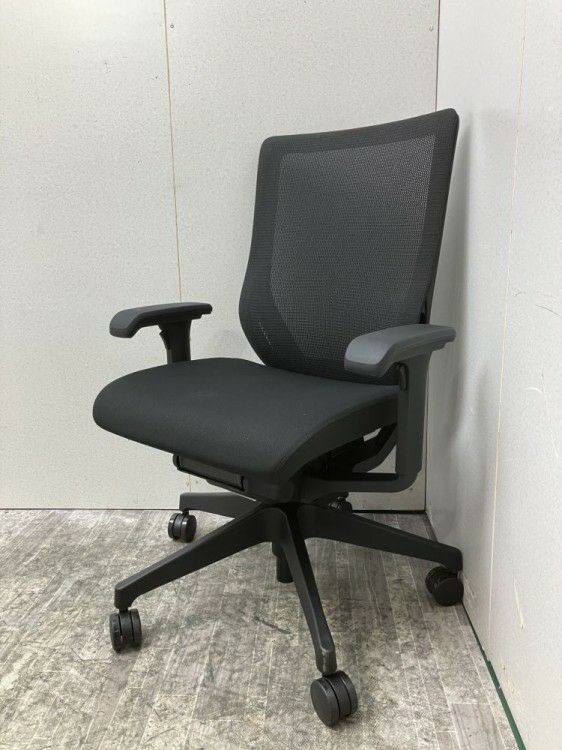 イトーキミレッザチェア 可動肘付ミレッザチェア 商品画像1