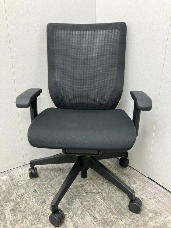 イトーキミレッザチェア 可動肘付ミレッザチェア 商品画像2